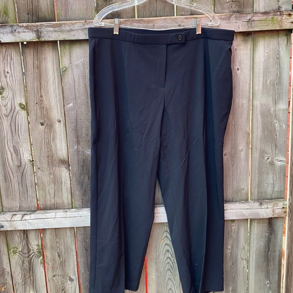 Essentials black pants sz. 20 W short
